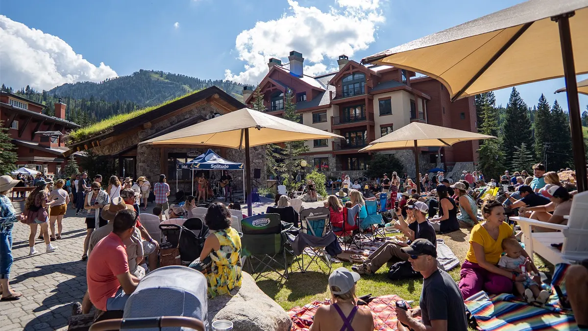 Sunday Live Music Series: Solitude Village