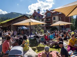 Sunday Live Music Series: Solitude Village