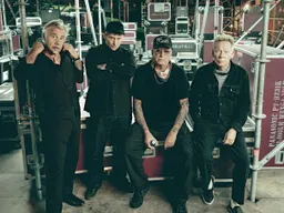 SEX PISTOLS (Steve Jones, Paul Cook, Glen Matlock) ft. Frank Carter