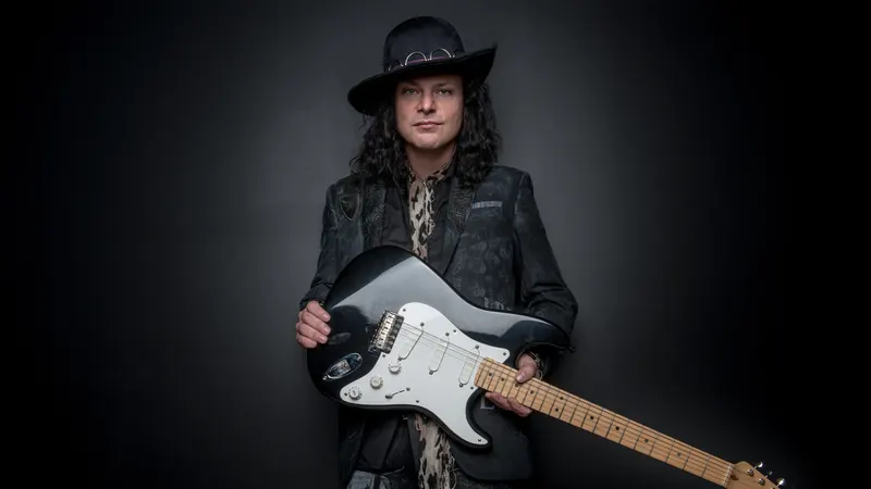 Anthony Gomes - 21+